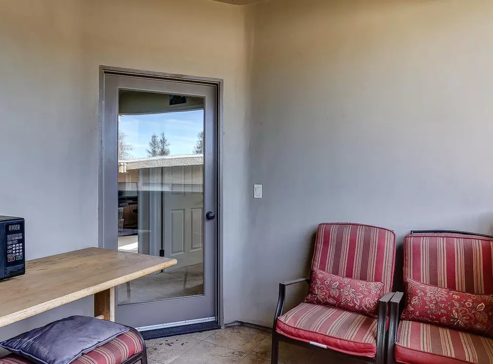  10866 Bluffside Dr #5, Studio City, CA 91604 photo 23
