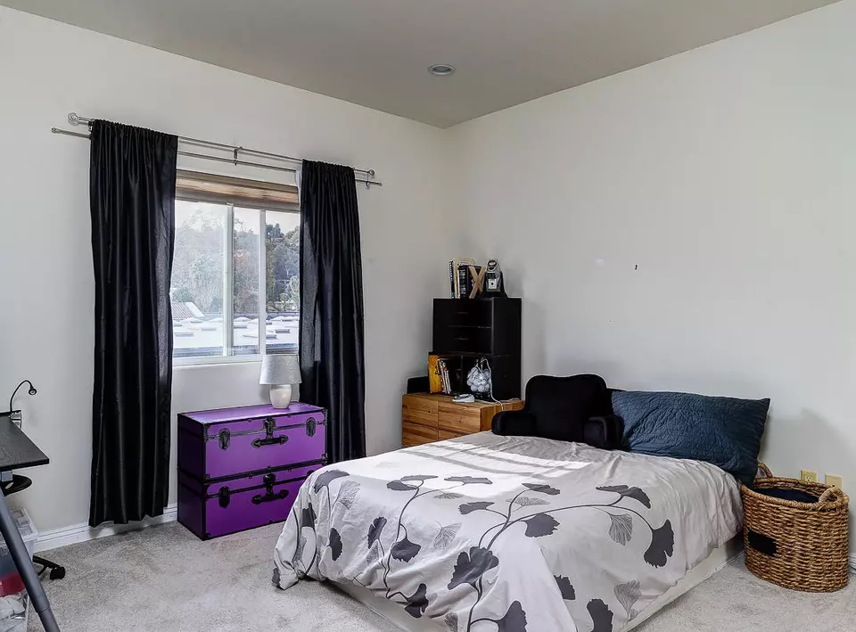  10866 Bluffside Dr #5, Studio City, CA 91604 photo 21