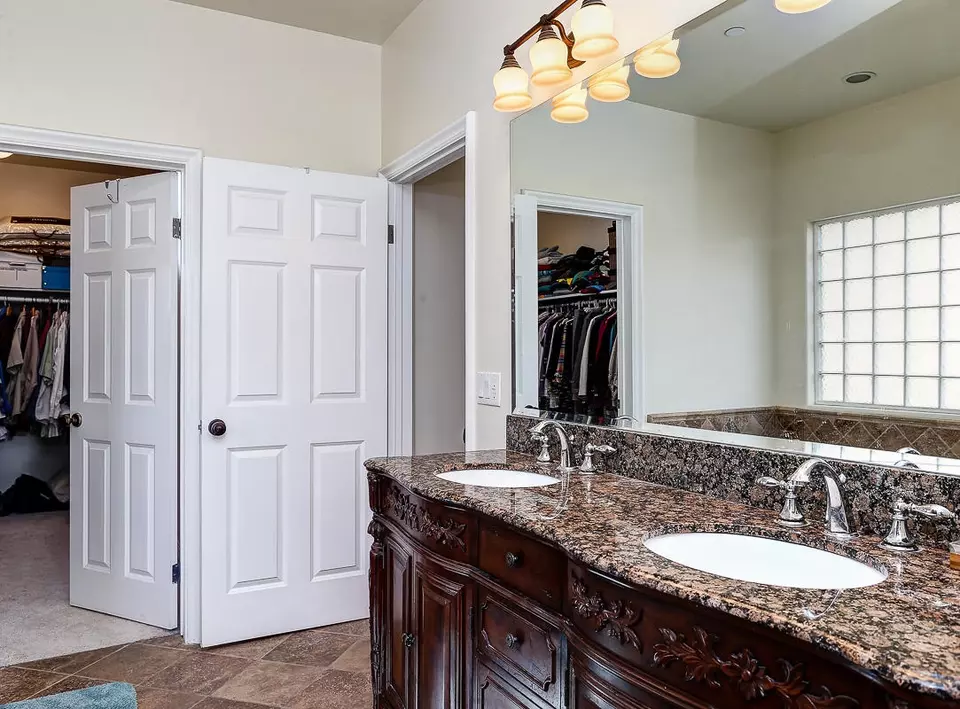  10866 Bluffside Dr #5, Studio City, CA 91604 photo 11