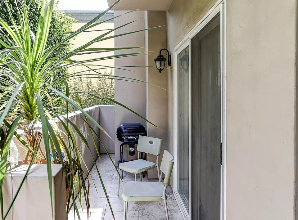  10866 Bluffside Dr #5, Studio City, CA 91604 photo 26