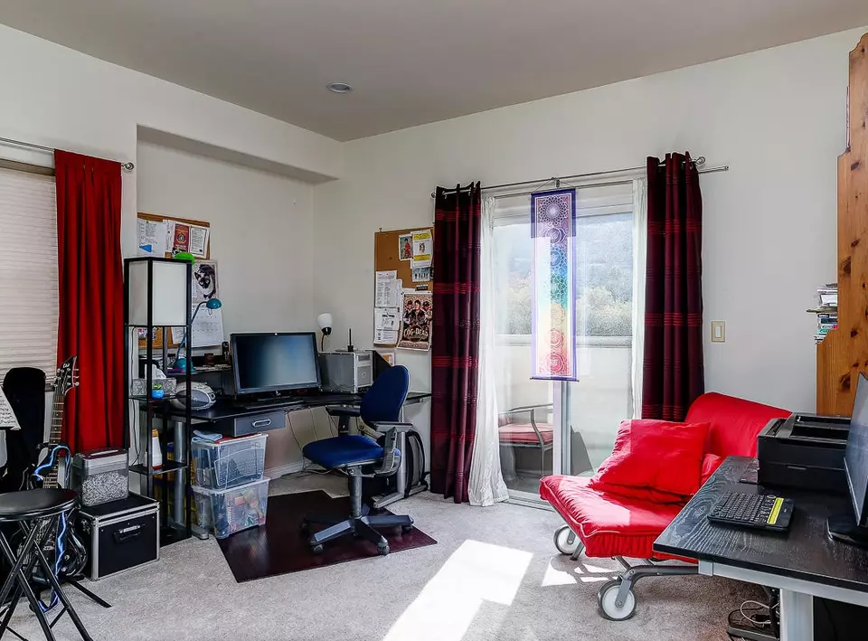  10866 Bluffside Dr #5, Studio City, CA 91604 photo 18