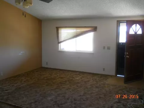 10278 15th St E, Mojave, CA 93501 photo 4