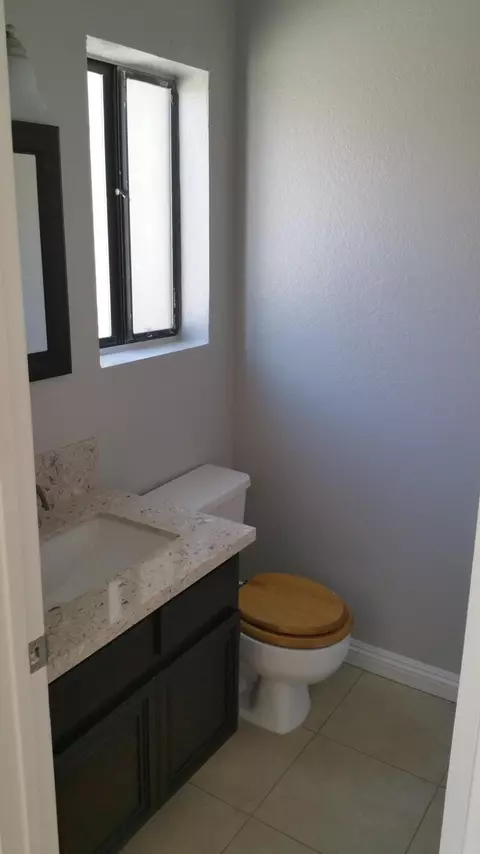 2517 Emerald Ln, Lancaster, CA 93535 photo 12