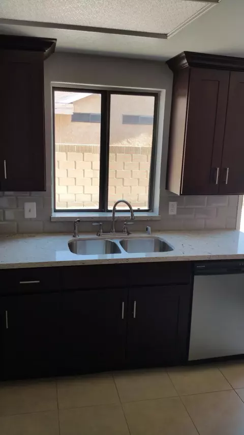 2517 Emerald Ln, Lancaster, CA 93535 photo 7
