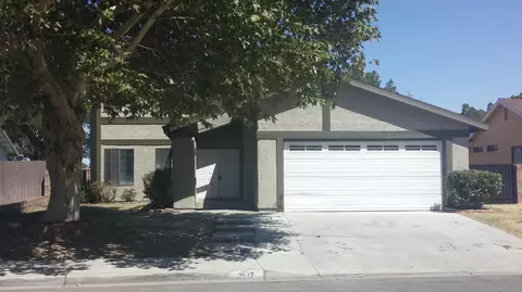 2517 Emerald Ln, Lancaster, CA 93535 photo 1