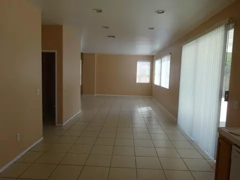 38645 37th St E, Palmdale, CA 93550 photo 3