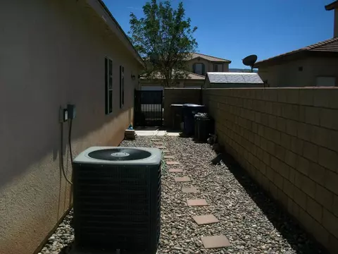 8817 Avoca Ct, Lancaster, CA 93536 photo 33