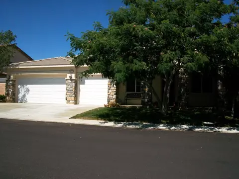 8817 Avoca Ct, Lancaster, CA 93536 photo 4