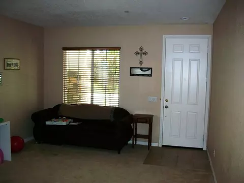 8817 Avoca Ct, Lancaster, CA 93536 photo 8