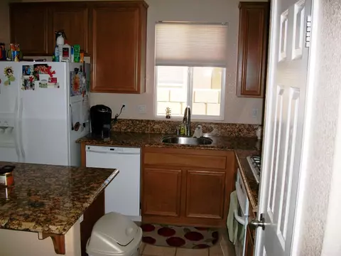 8817 Avoca Ct, Lancaster, CA 93536 photo 11