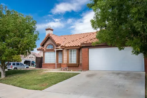 37128 Agate Ct, Palmdale, CA 93550 photo 3