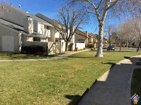 1830 Avenue J2 E #4, Lancaster, CA 93535 photo 8