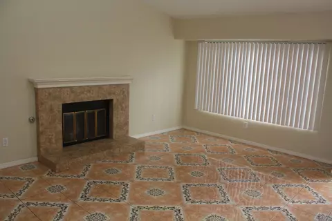 557 E Avenue J9, Lancaster, CA 93535 photo 3
