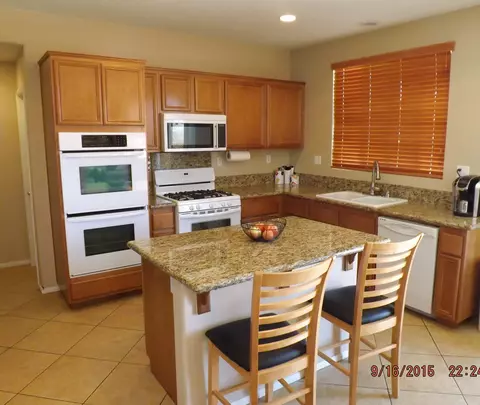 42316 76th St W, Lancaster, CA 93536 photo 2
