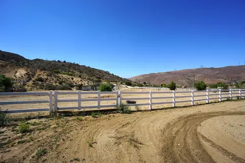 33319 Oracle Hill Rd, Palmdale, CA 93550 photo 6