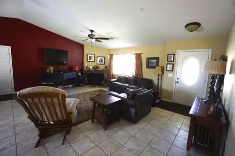 33319 Oracle Hill Rd, Palmdale, CA 93550 photo 9
