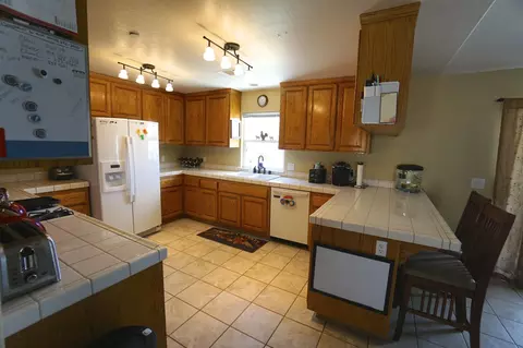 33319 Oracle Hill Rd, Palmdale, CA 93550 photo 12