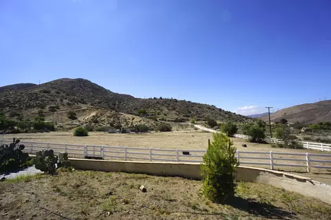 33319 Oracle Hill Rd, Palmdale, CA 93550 photo 5