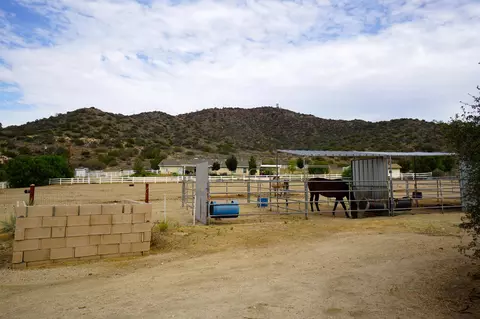 33319 Oracle Hill Rd, Palmdale, CA 93550 photo 7
