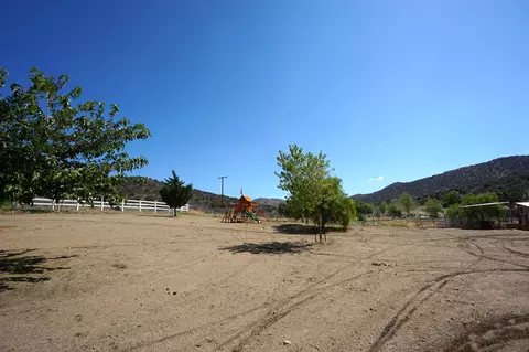 33319 Oracle Hill Rd, Palmdale, CA 93550 photo 21