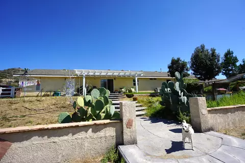 33319 Oracle Hill Rd, Palmdale, CA 93550 photo 2
