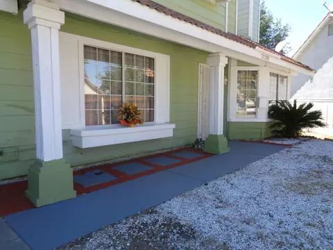 37209 Bunker Ct, Palmdale, CA 93550 photo 2