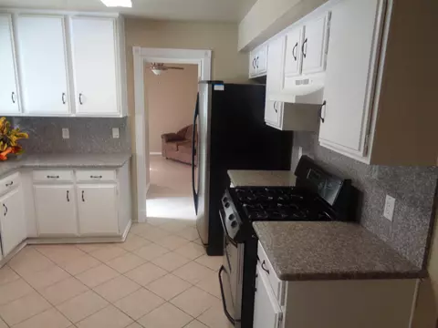 37209 Bunker Ct, Palmdale, CA 93550 photo 4
