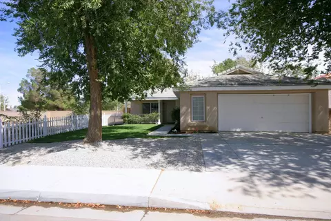 43712 Oleander St, Lancaster, CA 93535 photo 4