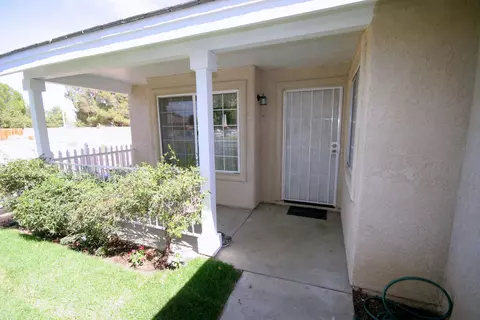 43712 Oleander St, Lancaster, CA 93535 photo 5