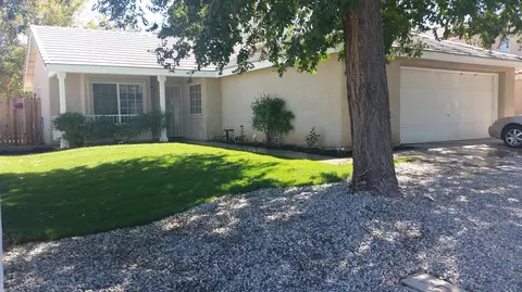 43712 Oleander St, Lancaster, CA 93535 photo 1