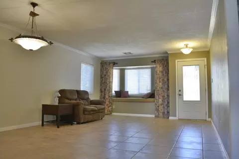 22832 Retreat Pl, Tehachapi, CA 93561 photo 3