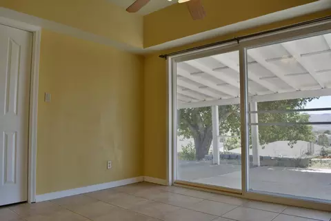 22832 Retreat Pl, Tehachapi, CA 93561 photo 5
