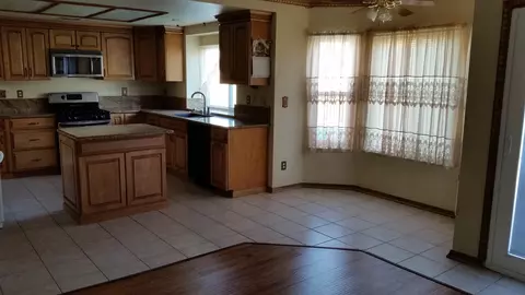 43510 11th St E, Lancaster, CA 93535 photo 4