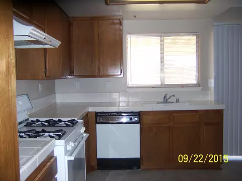 37419 18th St E, Palmdale, CA 93550 photo 3