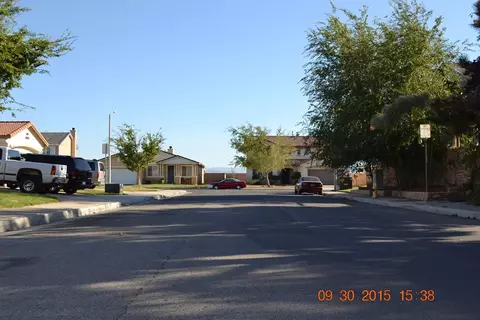 43032 11th St E, Lancaster, CA 93535 photo 2