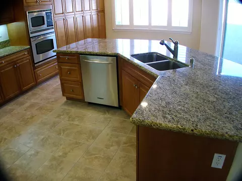 42484 Biscay St, Lancaster, CA 93536 photo 3