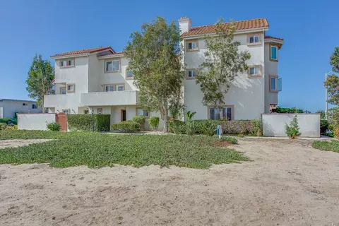 5213 Driftwood St, Oxnard, CA 93033 photo 2