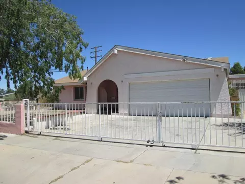 37952 29th St E, Palmdale, CA 93550 photo 1