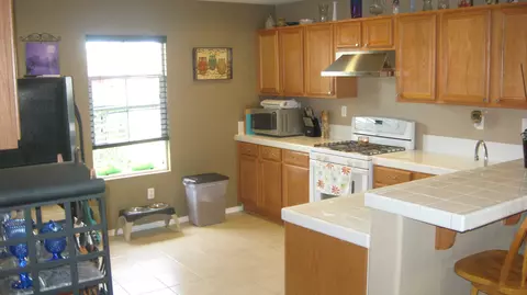 1006 W Canyon Dr, Tehachapi, CA 93561 photo 8