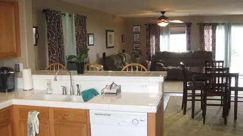 1006 W Canyon Dr, Tehachapi, CA 93561 photo 9