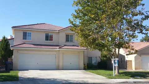 2830 Chaplin Dr, Lancaster, CA 93536 photo 1