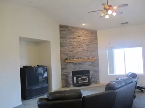 7325 Estero Rd, Phelan, CA 92371 photo 8