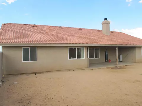 7325 Estero Rd, Phelan, CA 92371 photo 5