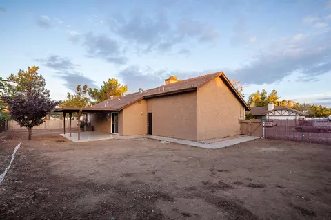 2028 Moonlight Ct, Palmdale, CA 93550 photo 16