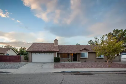 2028 Moonlight Ct, Palmdale, CA 93550 photo 1