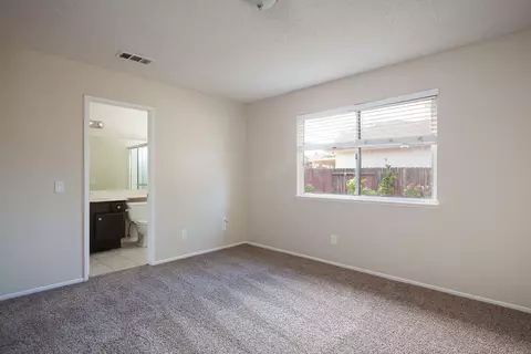2028 Moonlight Ct, Palmdale, CA 93550 photo 9