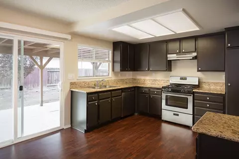 2028 Moonlight Ct, Palmdale, CA 93550 photo 7