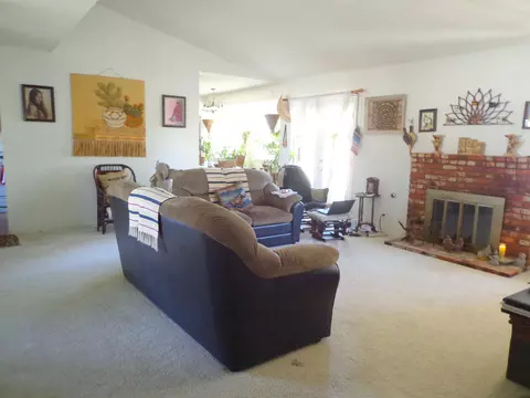 40956 169th St E, Lancaster, CA 93535 photo 2