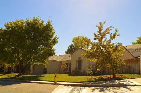 1368 Leopard Ct, Palmdale, CA 93551 photo 3