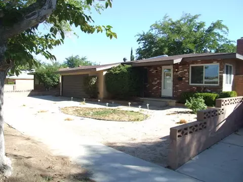 44326 4th St E, Lancaster, CA 93535 photo 2